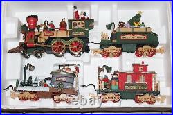 VINTAGE DILLARD'S TRIMMINGS CHRISTMAS ANIMATED ELECTRONIC TRAIN SET G SCALE Read