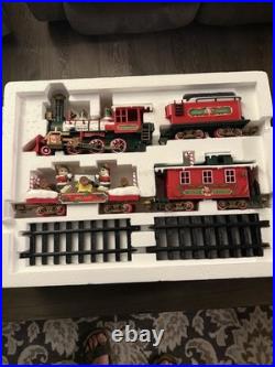 VTG Animated The Holiday Express-Musical Holiday Train Set 1996 WINTER BEARS NIB