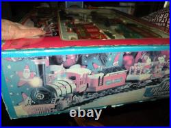 VTG Animated The Holiday Express-Musical Holiday Train Set 1996 WINTER BEARS NIB