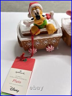 VTG Hallmark Disney Christmas Express Collectors Train Set of 5 with Tracks NWT