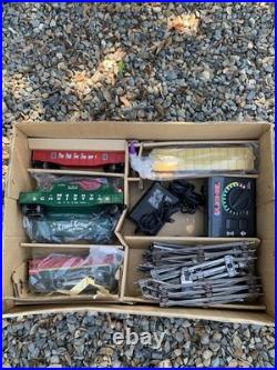 Vintage Lionel 6-21944 O-27 Gauge Christmas Musical Boxcar Train Set