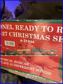 Vintage Lionel 6-21944 O-27 Gauge Christmas Musical Boxcar Train Set