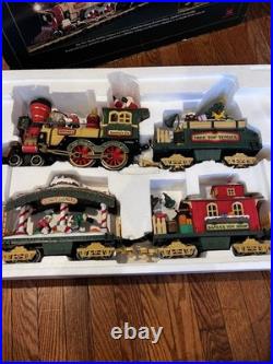 Vintage The HOLIDAY EXPRESS Animated Christmas Train Set #380 New Bright 1990s