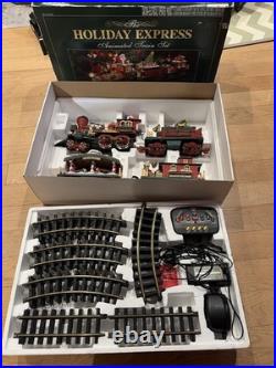 Vintage The HOLIDAY EXPRESS Animated Christmas Train Set #384 New Bright 1996