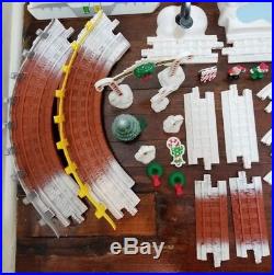 WORKING! Geotrax Christmas In Toy Town Train Set by Fisher-Price