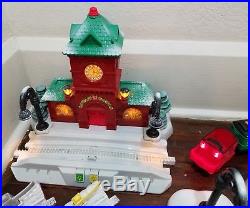 WORKING! Geotrax Christmas In Toy Town Train Set by Fisher-Price